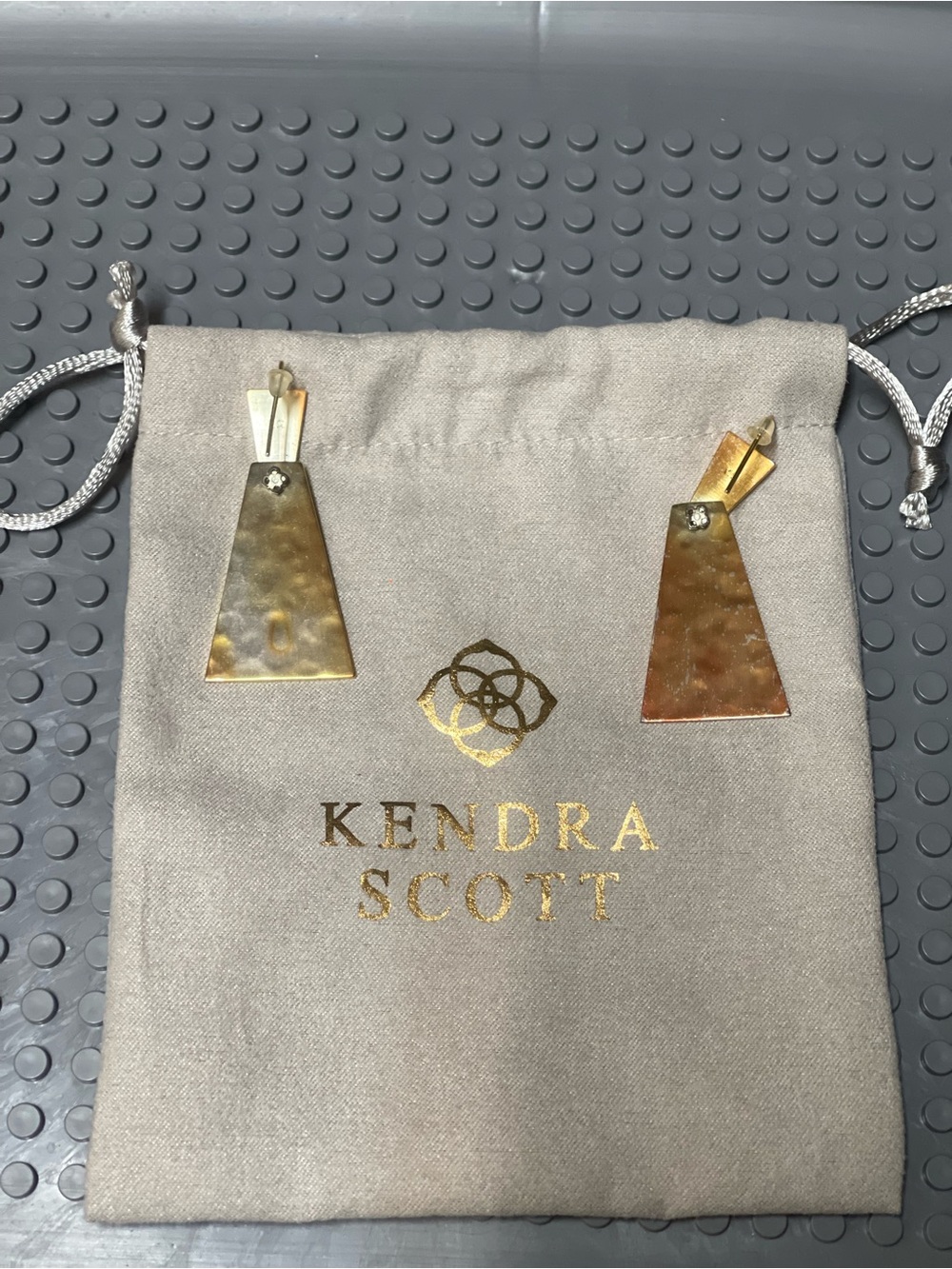Kendra Scott Gold Textured Geometric Drop Earrings - Picture 2 of 2